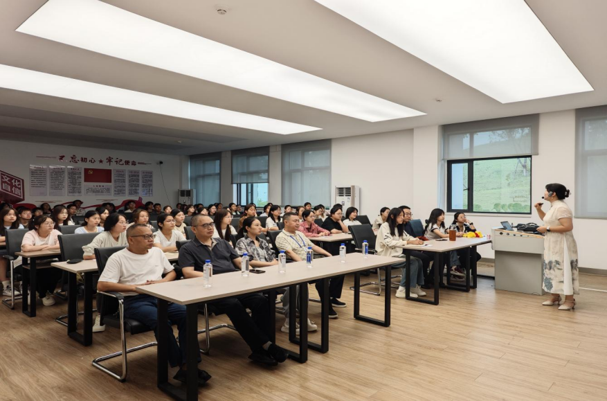 园林新生入学教育活动顺利开展